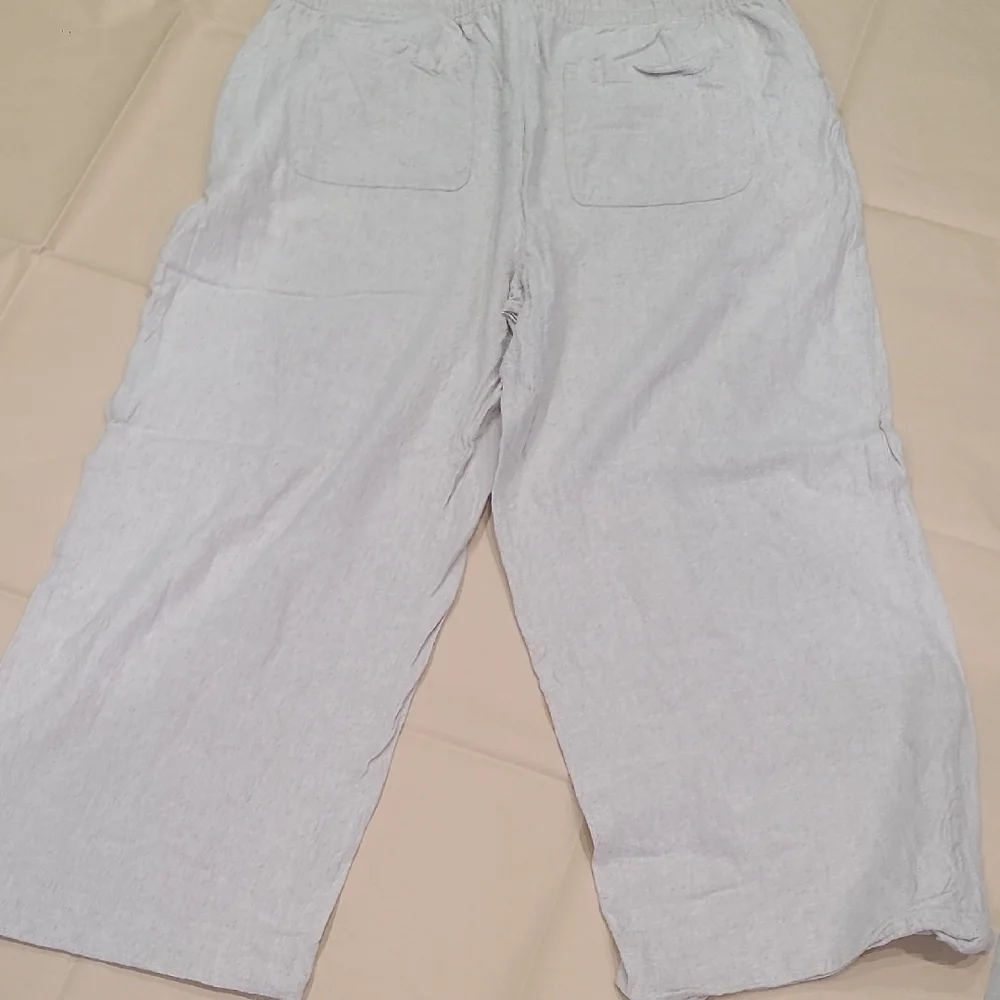 Old Navy Women's Tan Cropped Pants - Picture 9 of 11